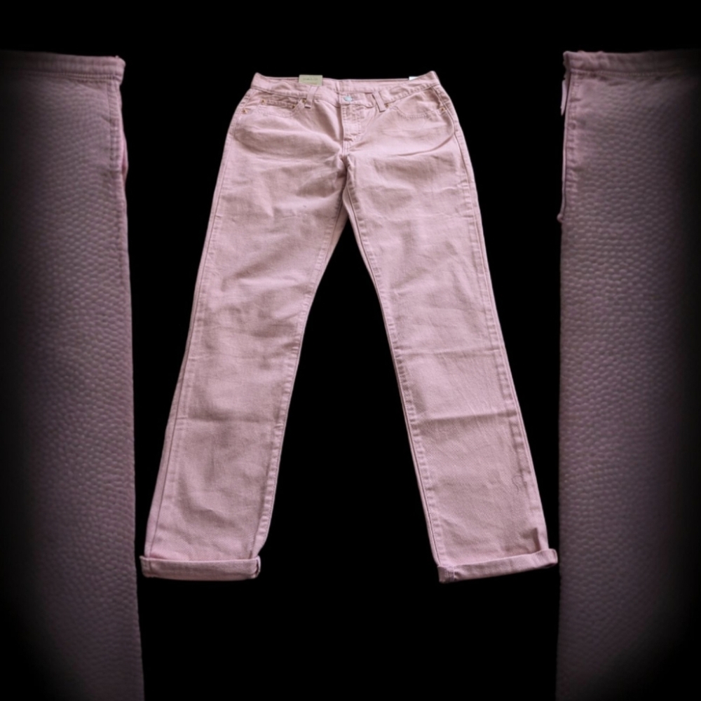 Levi's Boyfriend Jeans in Pink